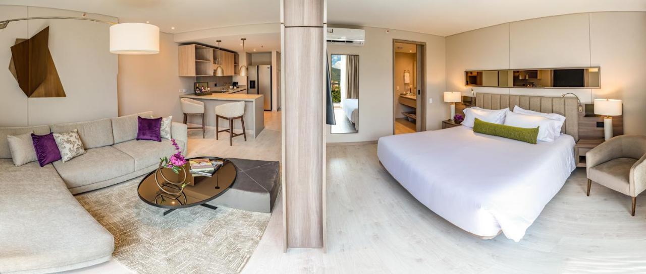 Hotel York Luxury Suites Medellin By Preferred Εξωτερικό φωτογραφία A suite at the hotel
