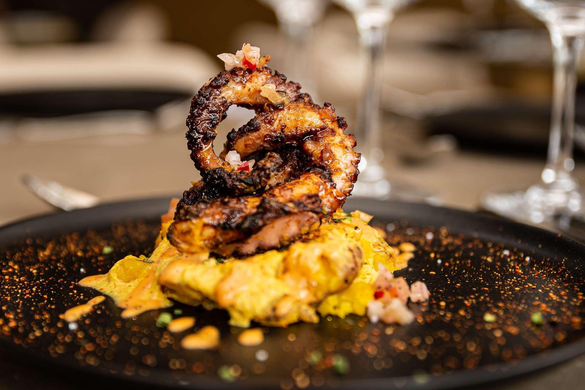Hotel York Luxury Suites Medellin By Preferred Εξωτερικό φωτογραφία Grilled octopus