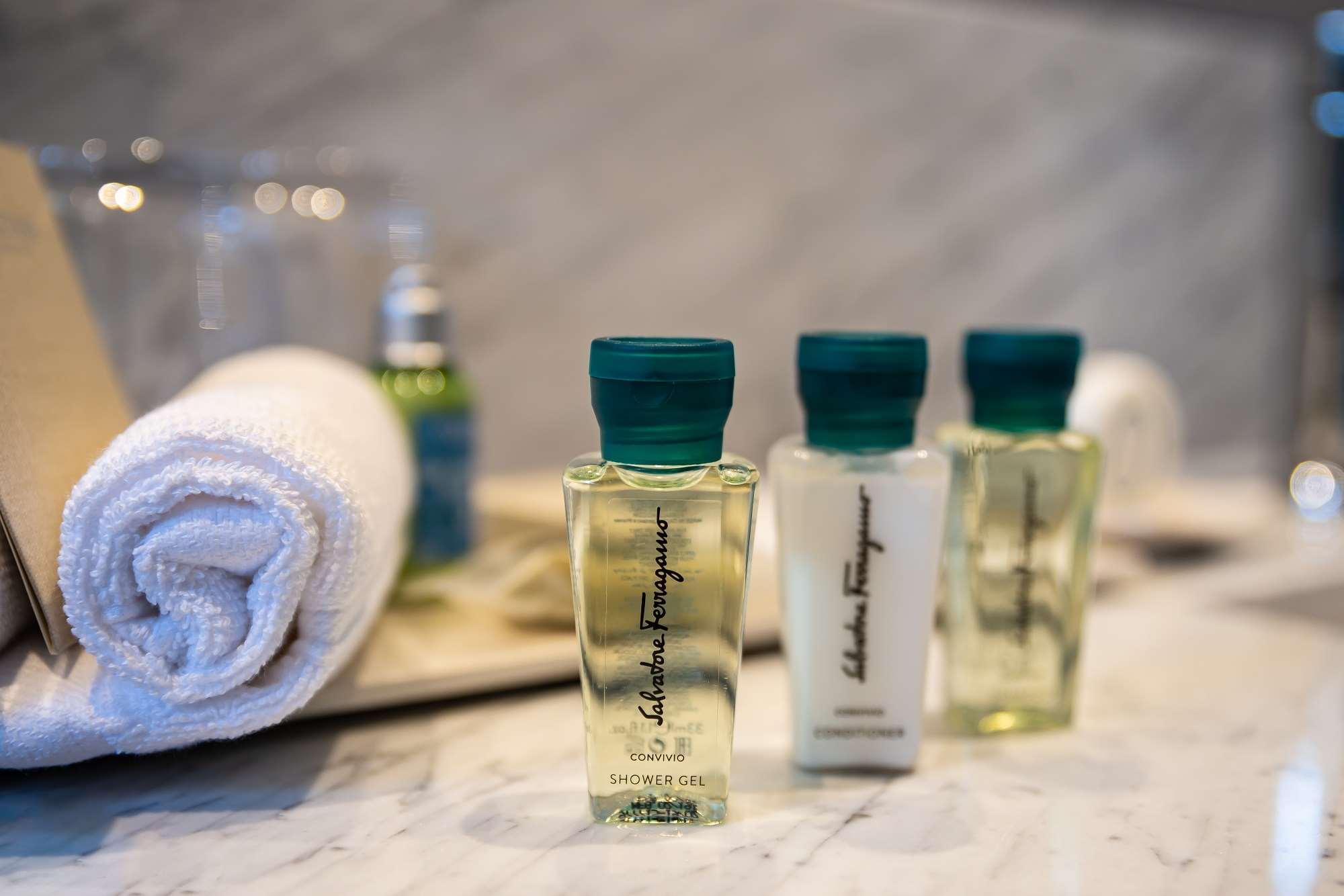 Hotel York Luxury Suites Medellin By Preferred Εξωτερικό φωτογραφία Salvatore Ferragamo amenities