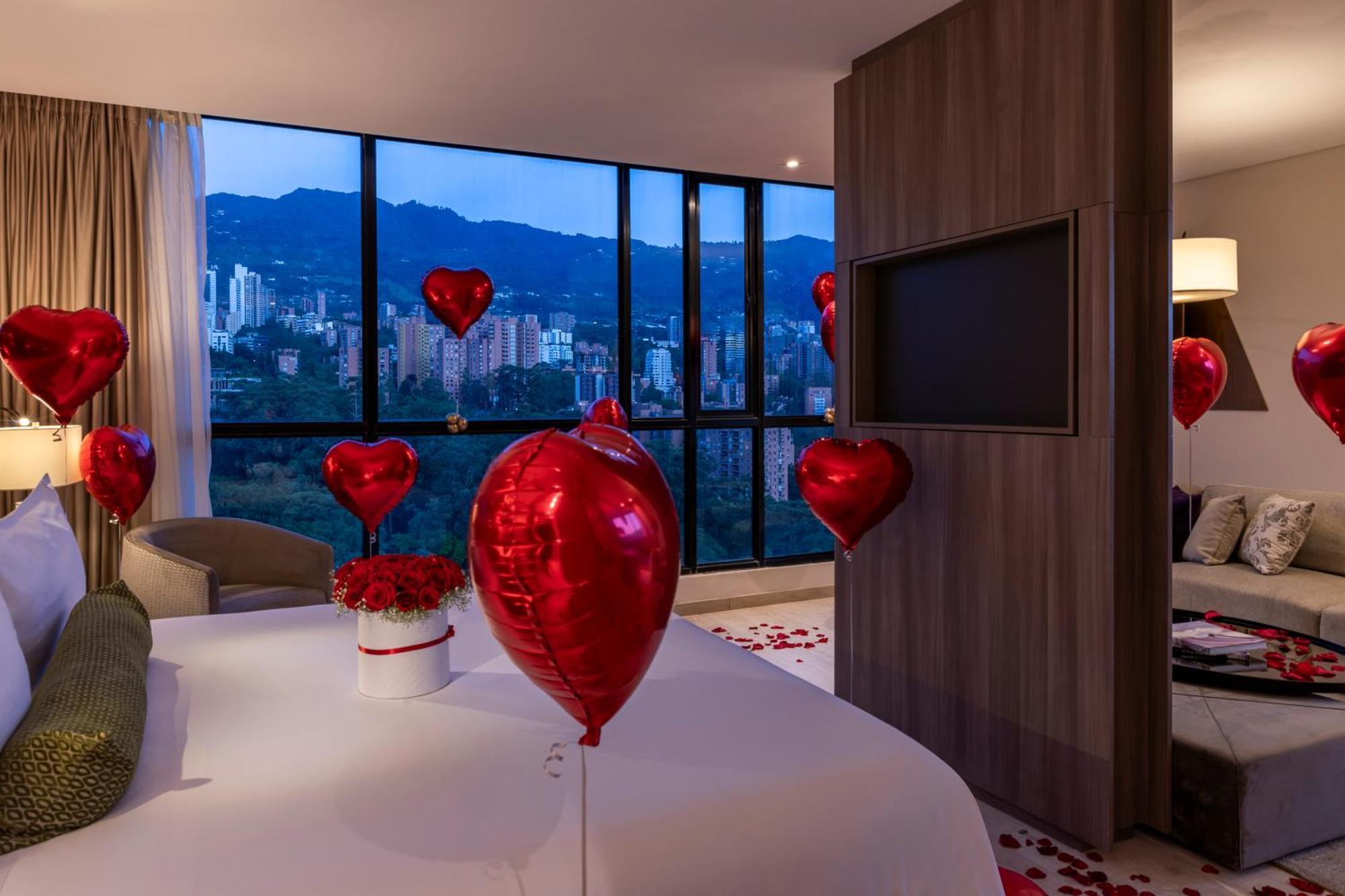 Hotel York Luxury Suites Medellin By Preferred Εξωτερικό φωτογραφία A room at the hotel