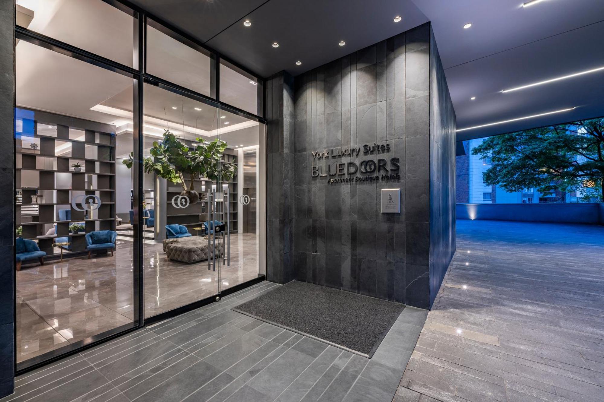 Hotel York Luxury Suites Medellin By Preferred Εξωτερικό φωτογραφία Entrance of Bluecore